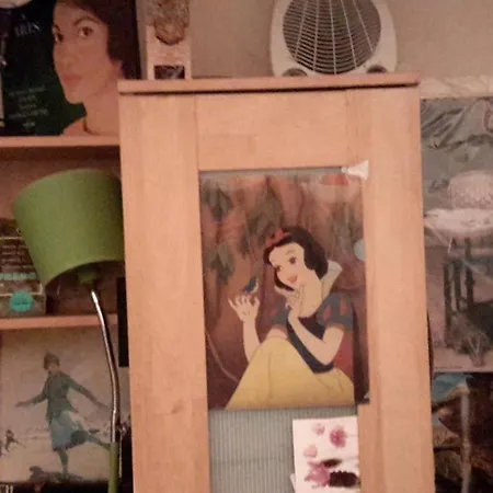 Room In Apartment - Nice Independent Comfortable Studio For One Guest In Paris 1 Guest house